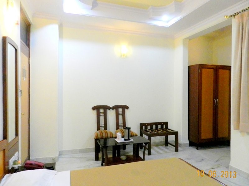 Top Hotel in Chandni Chowk Room Bed Front View